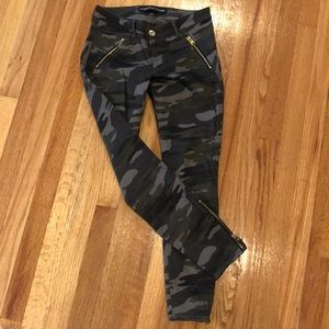 Express, Camo Ankle Jeans, Size 2